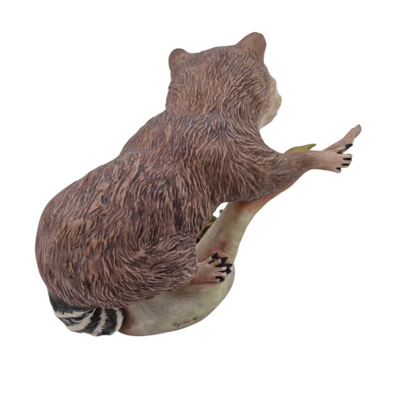 Cybis Raccoon Figurine 1965 Porcelain Wildlife Sculpture Vintage Art Signed - Picture 7 of 10